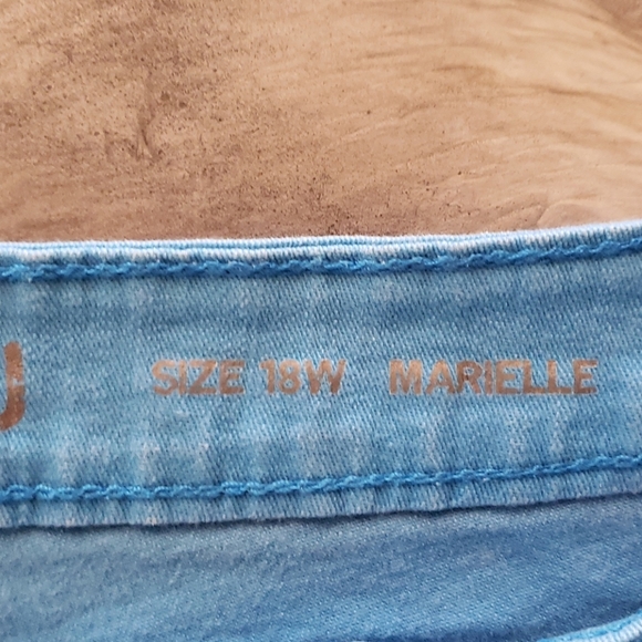 Code Blue Marielle Capris - Picture 5 of 7